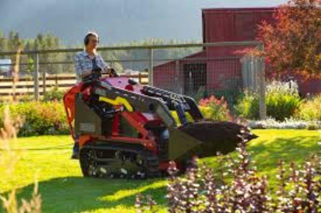 Where to find MINI SKID STEER, E825TKL BARRETO in Canton
